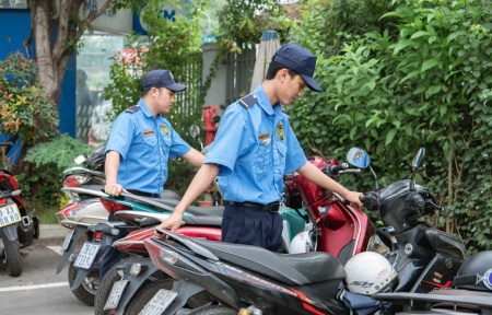 DV bảo vệ ổn định nhưng vất vả, khó khăn